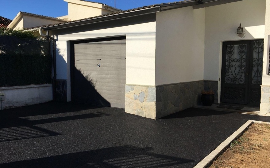 Conception Alle de garage en enrob noir  chaud  Sant Fost de Campsentelles cre le 28/11/2019