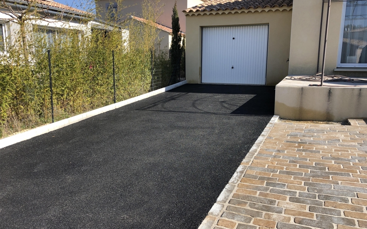 Cration Alle de garage en enrob noir  chaud et Pavage - Vaucluse conue le 13/05/2020