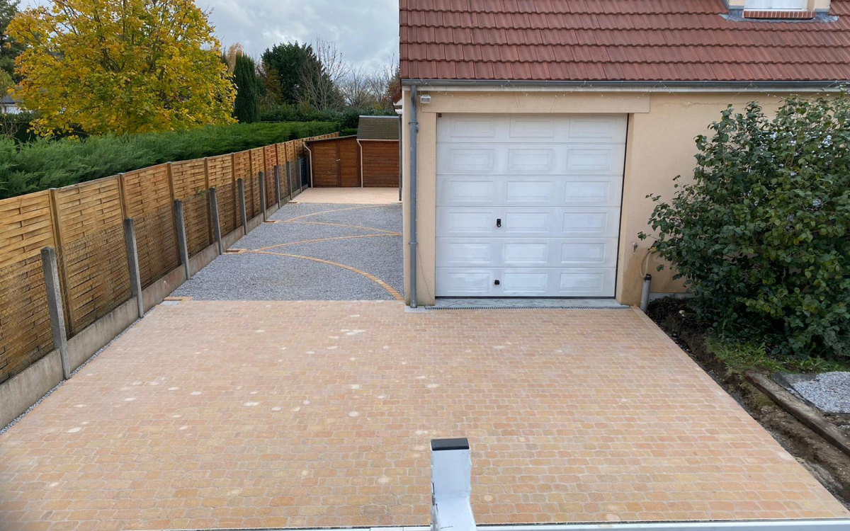 Cration Alle de garage en Pavage - Loiret ralise le 19/05/2020