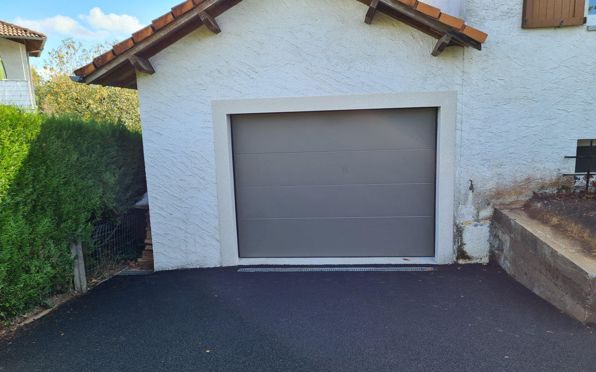 Cration Alle de garage en enrob noir  chaud  Ytrac