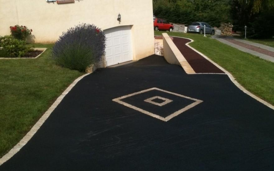 Ralisation Alle de garage en Stardraine avec motif  Chateaugiron cre le 01/05/2025