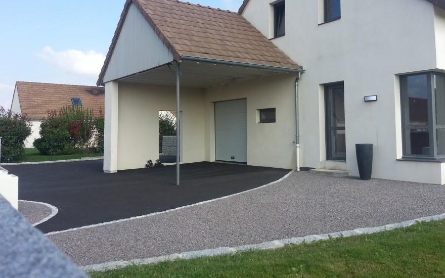 Cration Entre de garage en enrob  chaud et Alvostar  Saint Remy ralise le 25/04/2024