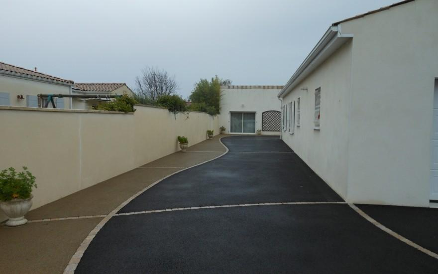 Cration Alle de garage en enrob  chaud  Rochefort ralise le 30/04/2025