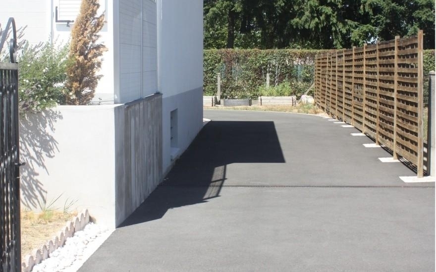 Cration Alle de garage en enrob noir  chaud  Orlans conue le 30/04/2025