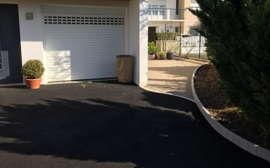 Cration Alle de garage en enrob noir  chaud  Achres conue le 30/04/2025
