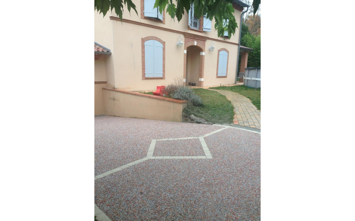 Conception Alle de garage en bton dsactiv  Cornebarrieu cre le 30/04/2025