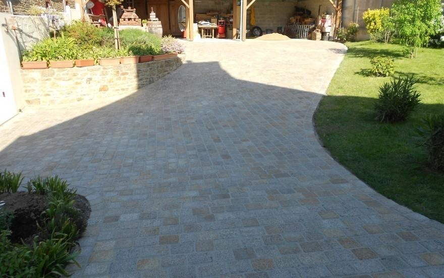 Conception Alle de garage en pavage  Dinan cre le 18/06/2019