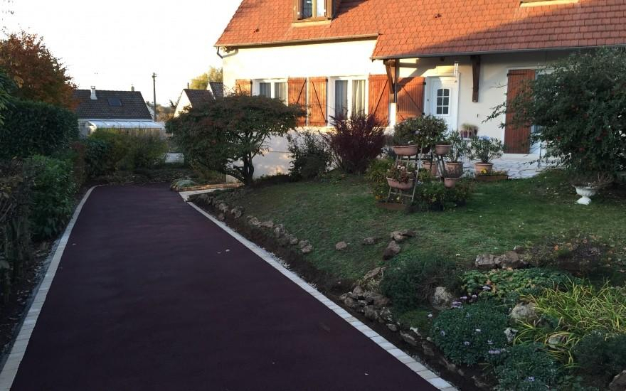 Cration Alle de garage en enrob rouge  chaud  Morigny-Champigny conue le 30/04/2025