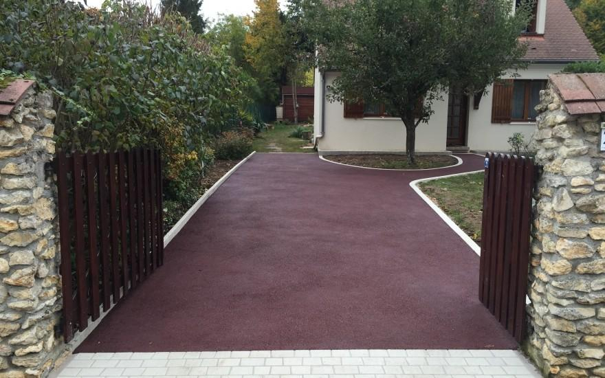 Cration Alle de garage en enrob rouge  chaud  Mrville conue le 30/04/2025
