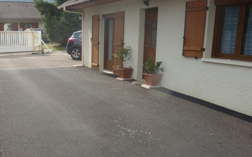 Conception Alle de garage en enrob noir  chaud  Bonneville cre le 30/04/2025