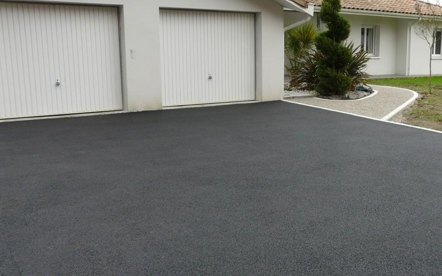Cration Alle de garage en enrob noir  chaud et Alvostar  Orthez ralise le 30/04/2025