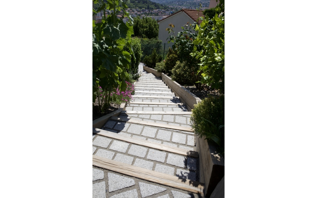 Ralisation Alle de jardin en pavage cre le 24/11/2023