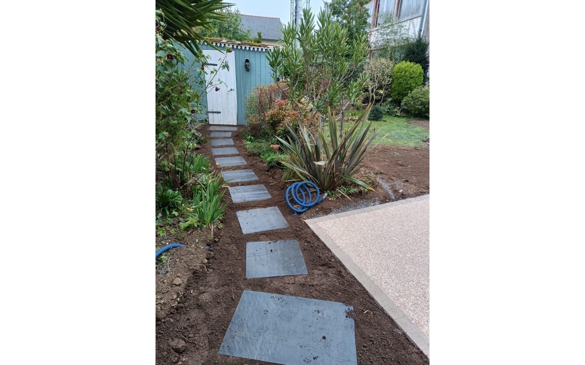 Ralisation Alle de jardin en pavage dallage  SAINT QUAY PORTRIEUX cre le 04/06/2024