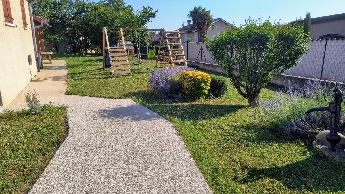 Ralisation Alle de jardin en Minralstar   mions conue le 17/03/2025