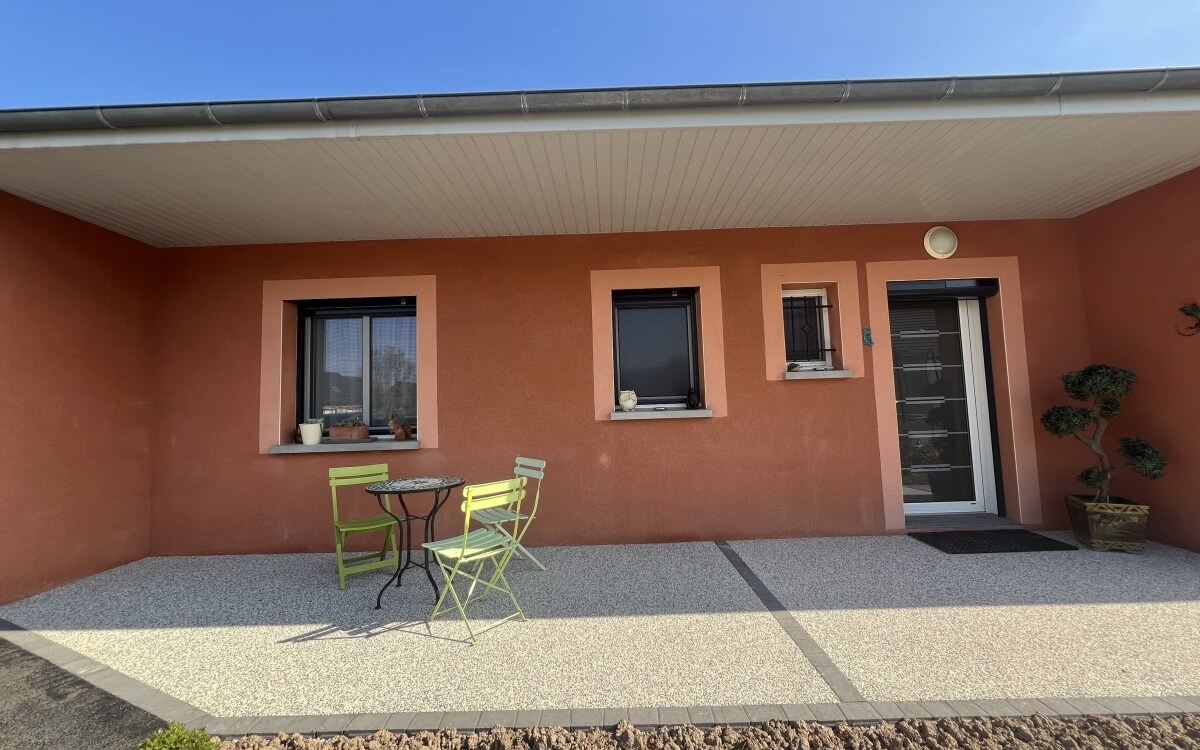 R�alisation All�e de jardin en Alv�ostar�, enrob� � chaud, Hydrostar� et Pav� la couture� � Saint Christophe Vallon  cr��e le 25/03/2026