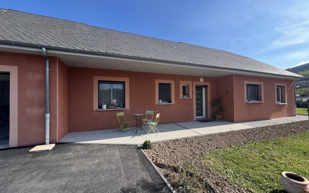 R�alisation All�e de jardin en Alv�ostar�, enrob� � chaud, Hydrostar� et Pav� la couture� � Saint Christophe Vallon  cr��e le 25/03/2026