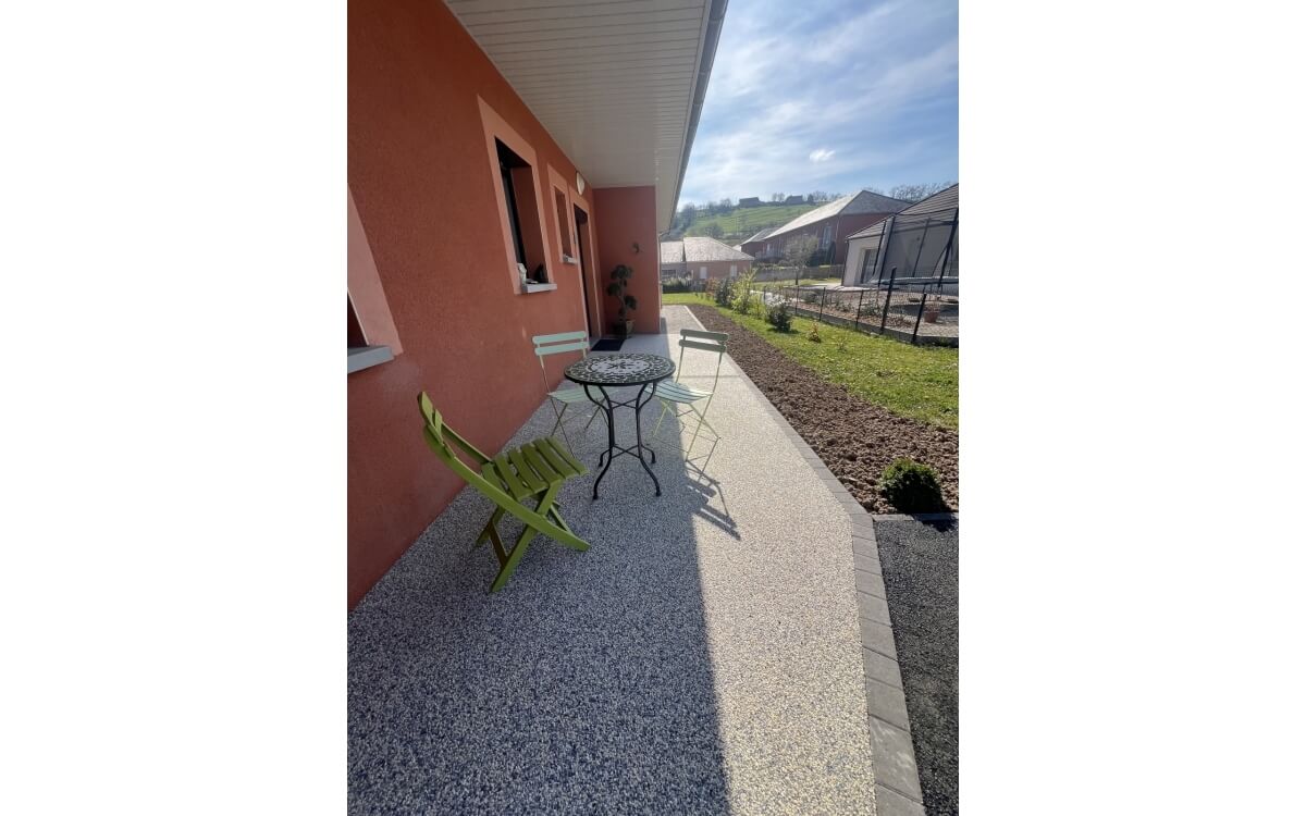 R�alisation All�e de jardin en Alv�ostar�, enrob� � chaud, Hydrostar� et Pav� la couture� � Saint Christophe Vallon  cr��e le 25/03/2026