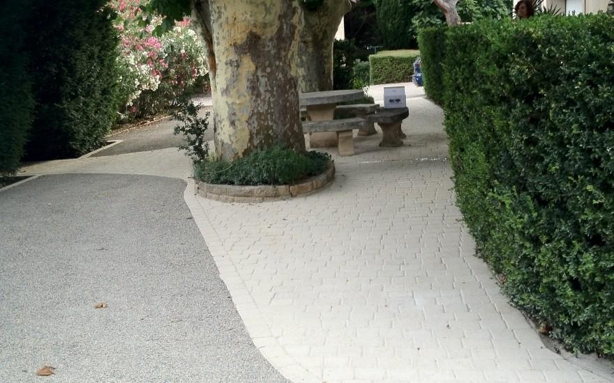 Ralisation Alle de jardin en pav La Couture  Avignon cre le 06/07/2025