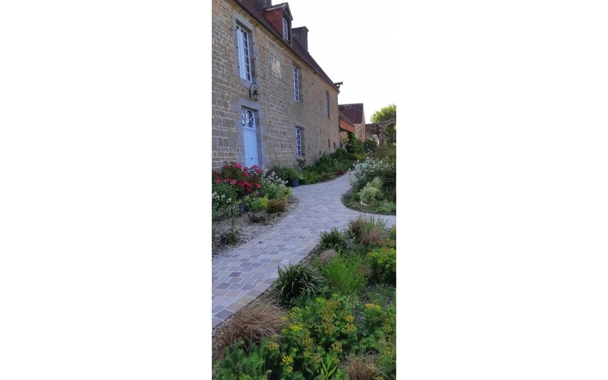Cration Alle pitonne en pavage dallage  Athis val de rouvre  ralise le 15/05/2025