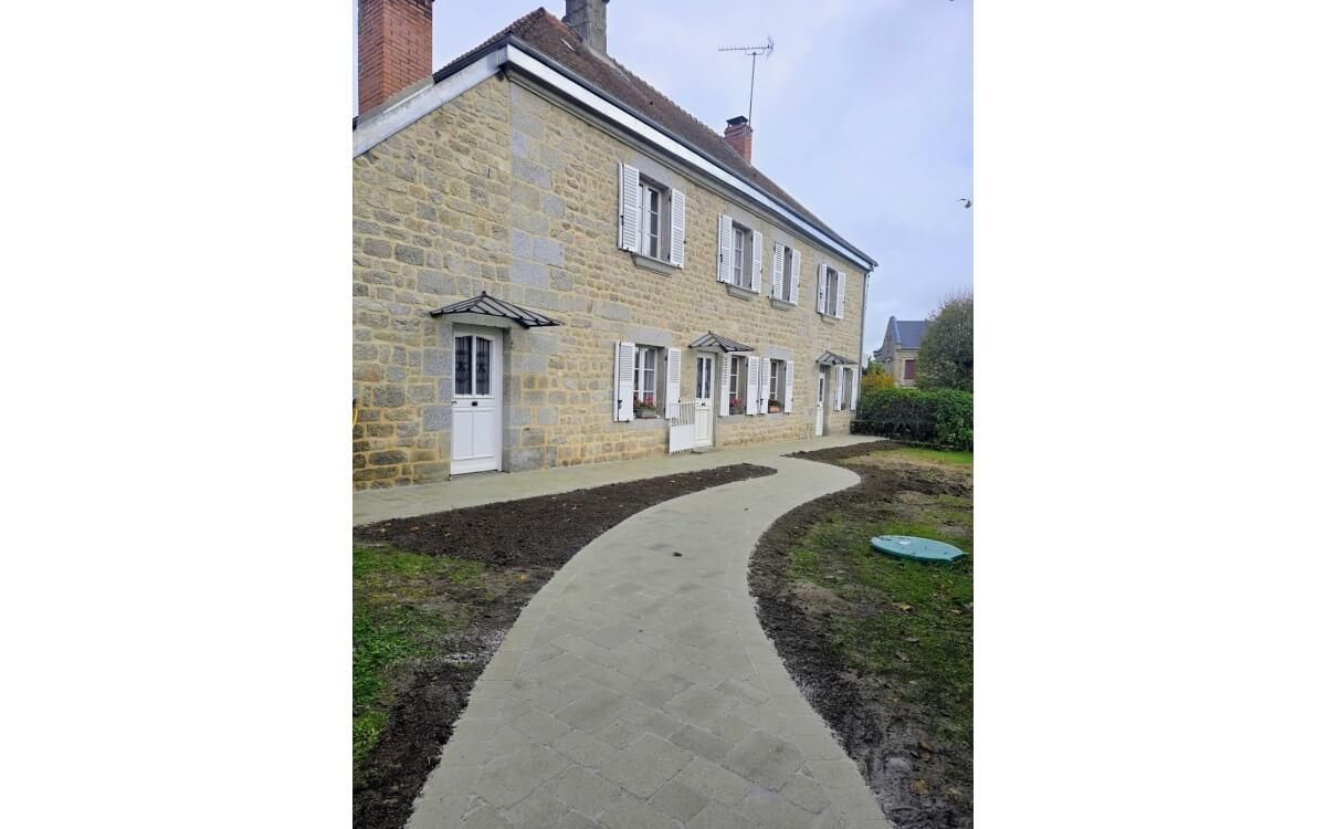 Ralisation Alle pitonne en pavage multiformat  MAUTES