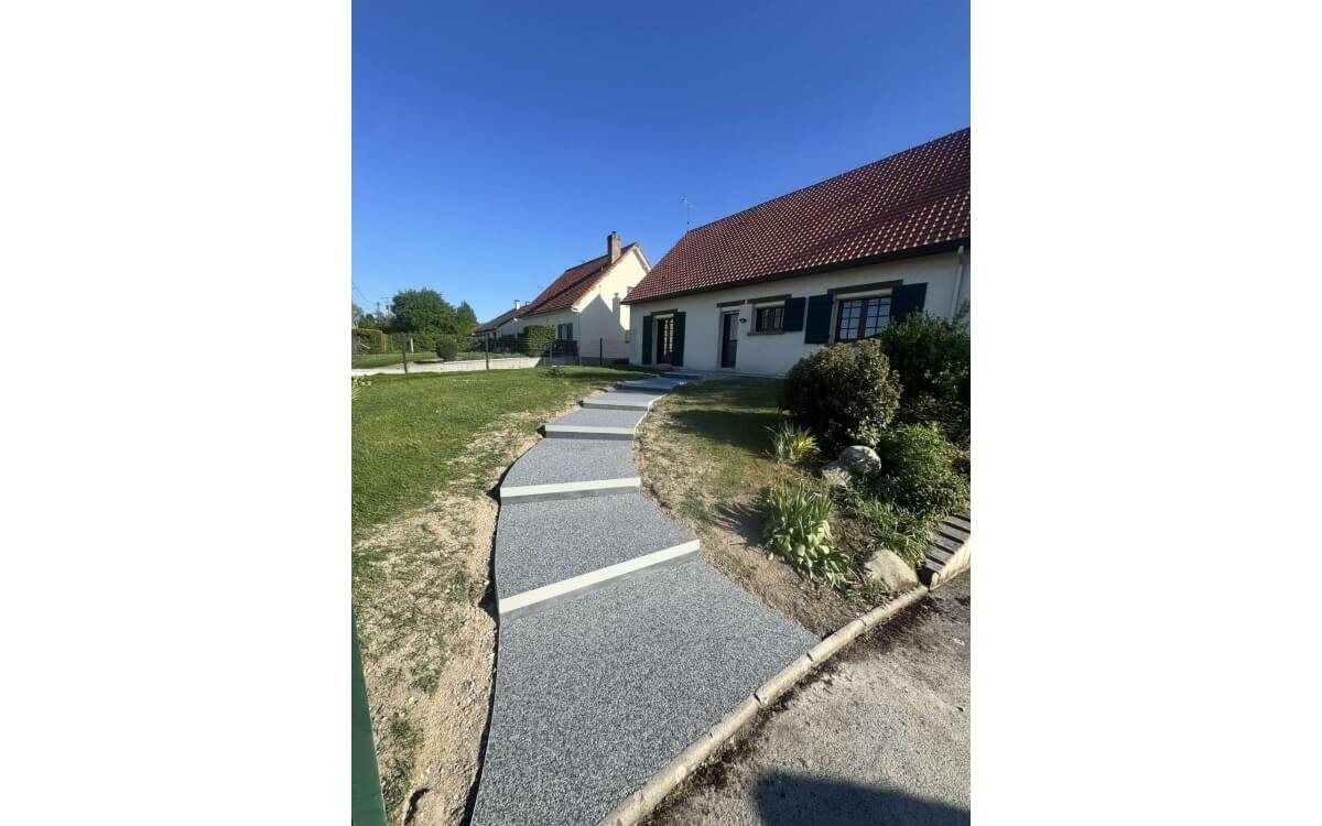 Cr�ation All�e pi�tonne en Hydrostar� � Behencourt r�alis�e le 25/04/2025