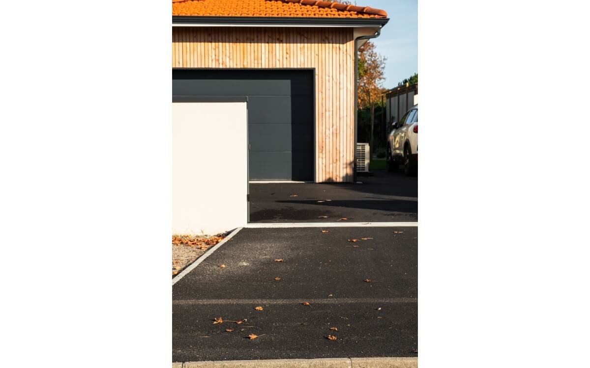 Cr�ation All�es pi�tonnes et entr�e en garage en enrob� � chaud et pav�s la couture� � LA TESTE DE BUCH con�ue le 27/09/2024