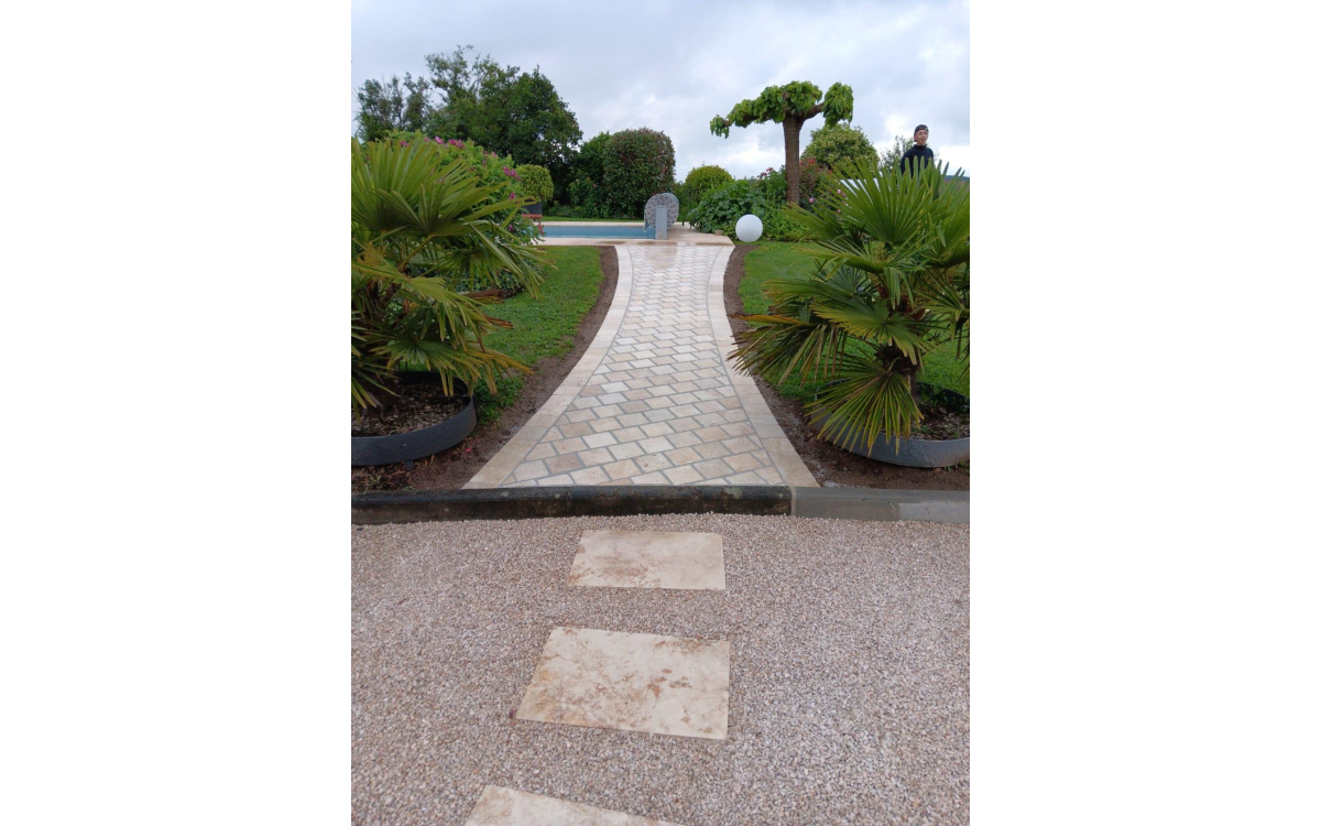 Conception All�e de jardine en pavage r�alis�e le 22/05/2026