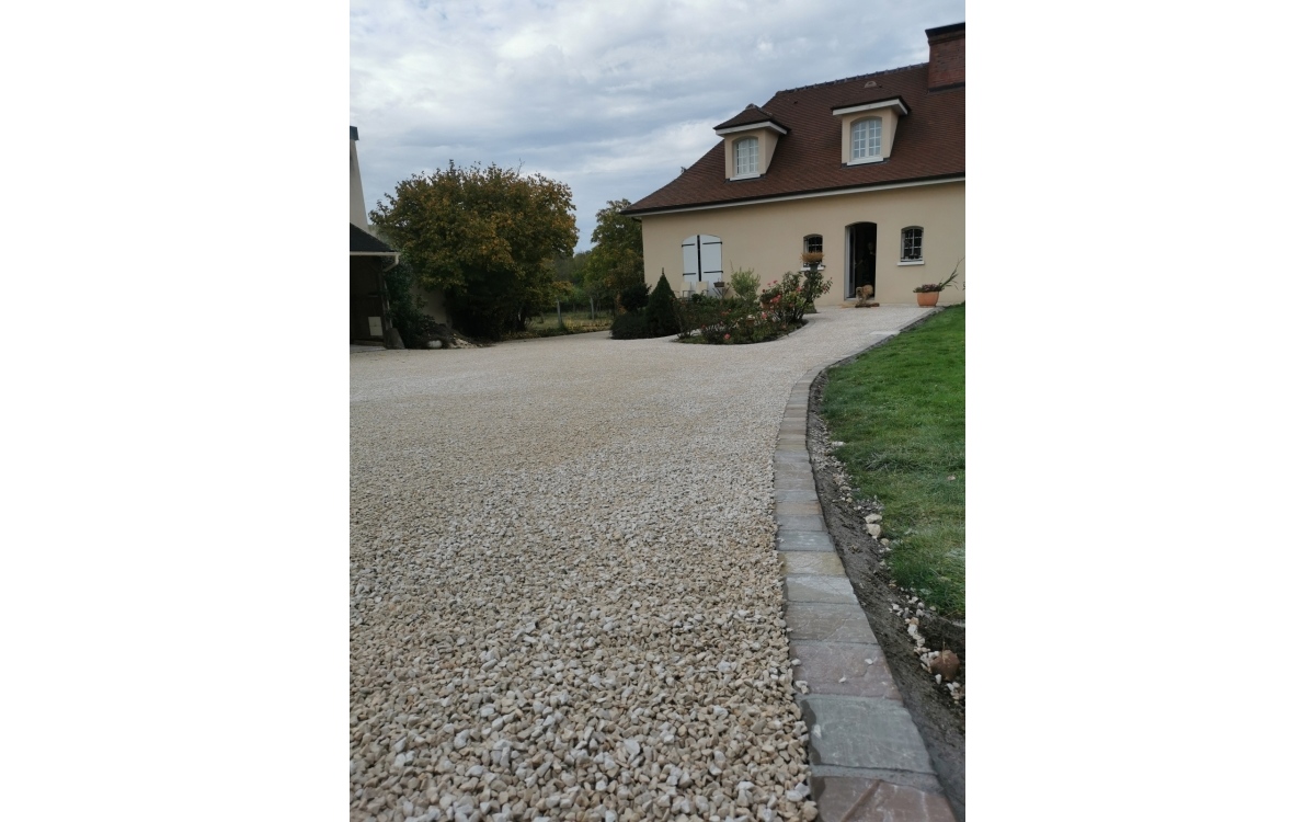 Cration Chemin en Gravistar et pavage dallage - Loiret conue le 07/10/2021