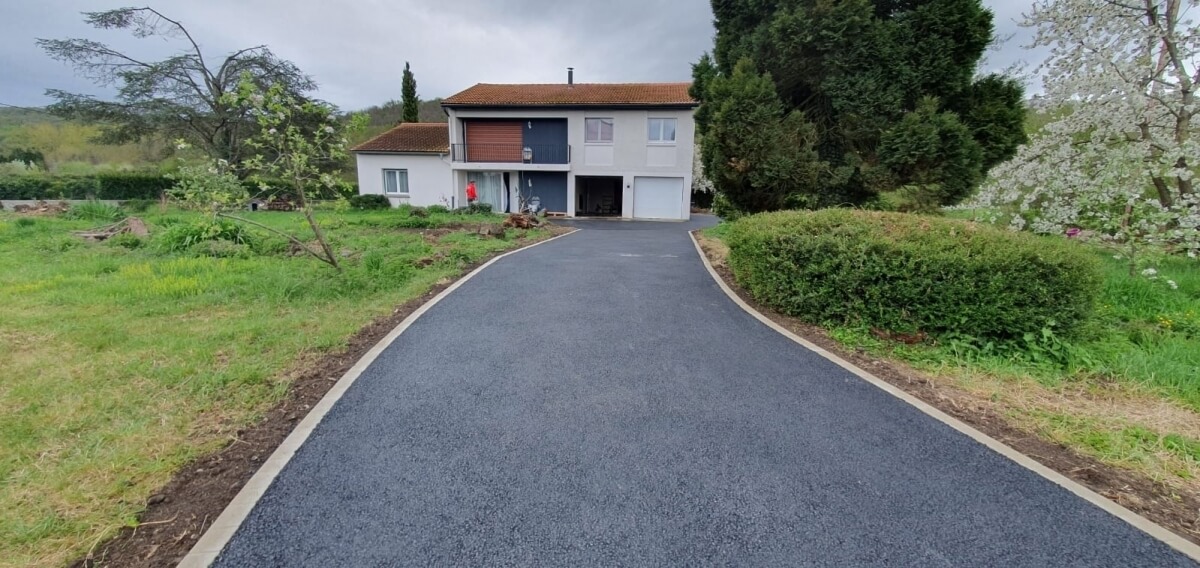 Conception Chemin d'accs en enrob  chaud  Marsat cre le 23/09/2025