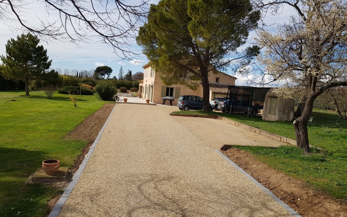 Création Chemin en Gravistar® à Aix-en-Provence réalisée le 26/03/2018