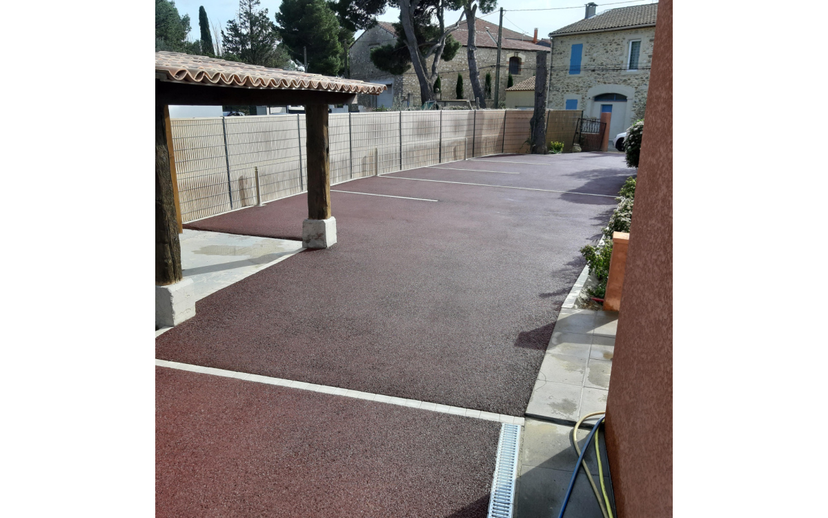 Ralisation Chemin en enrob rouge  chaud  Argeliers conue le 09/06/2020