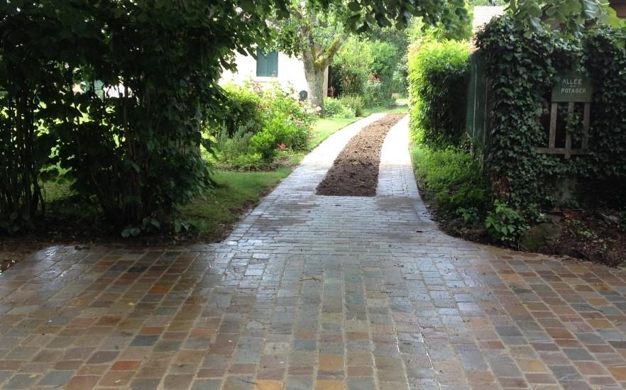 Ralisation Chemin en pavage  Raimbouillet cre le 01/05/2025
