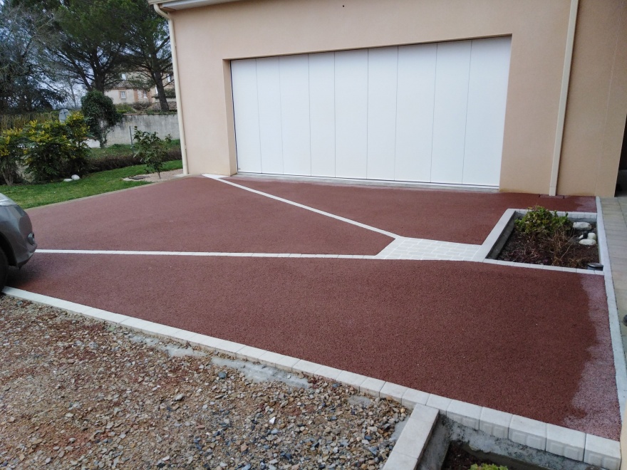 Ralisation Cour en bton decoratif et Pav la couture  BRENS cre le 22/02/2021