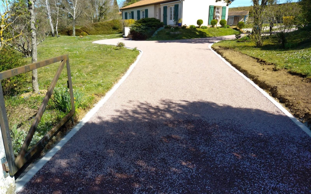 Ralisation Cour en Gravistar et Pav la couture  SAINT GEORGES LES BAILLARGEAUX conue le 29/03/2021