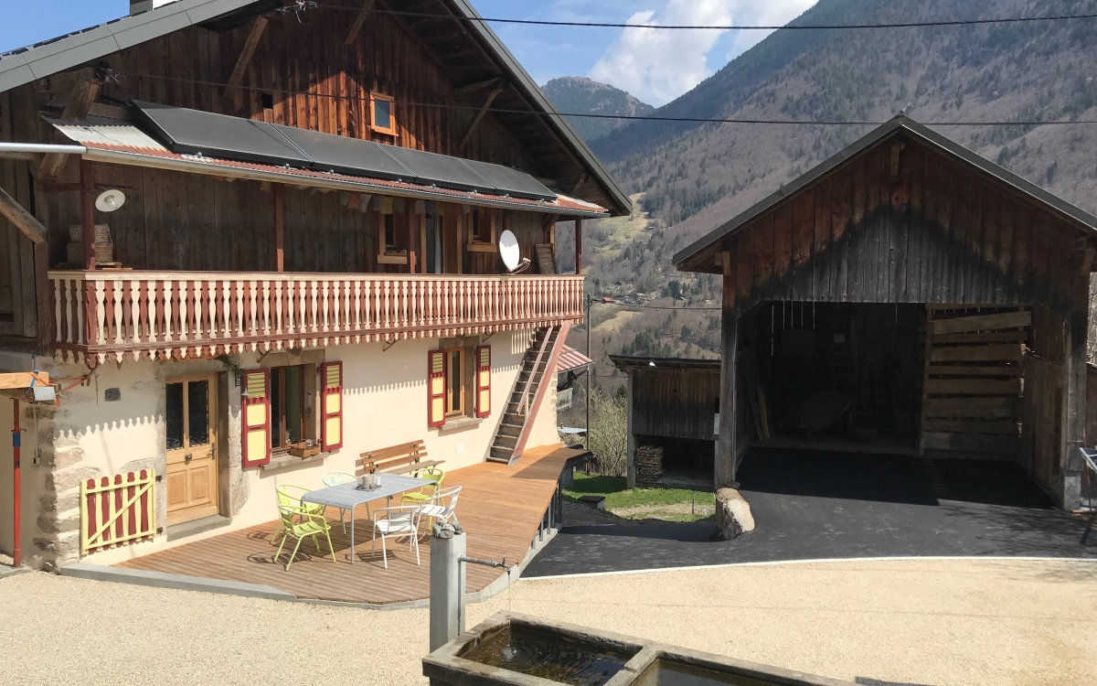 Ralisation Cour en enrob  chaud et Gravistar  LA BAUME conue le 30/04/2019