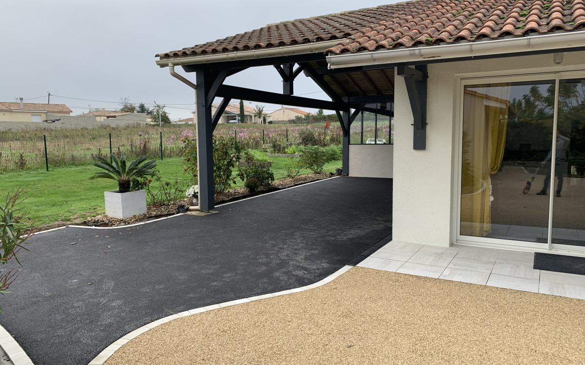 Ralisation Cour en Alvostar, enrob  chaud et Pav la couture - Gironde conue le 18/05/2021