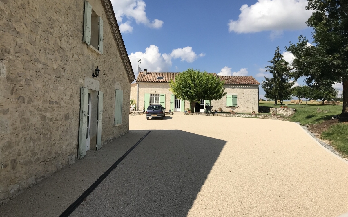 Conception Cour en Alvostar et Gravistar - Dordogne ralise le 18/05/2021