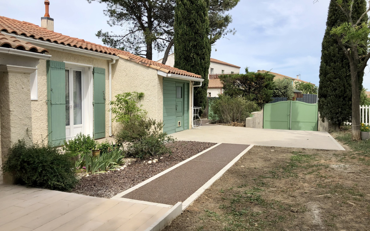 Ralisation Cour, terrasse et alles pitonnes  Creissan cre le 29/04/2021