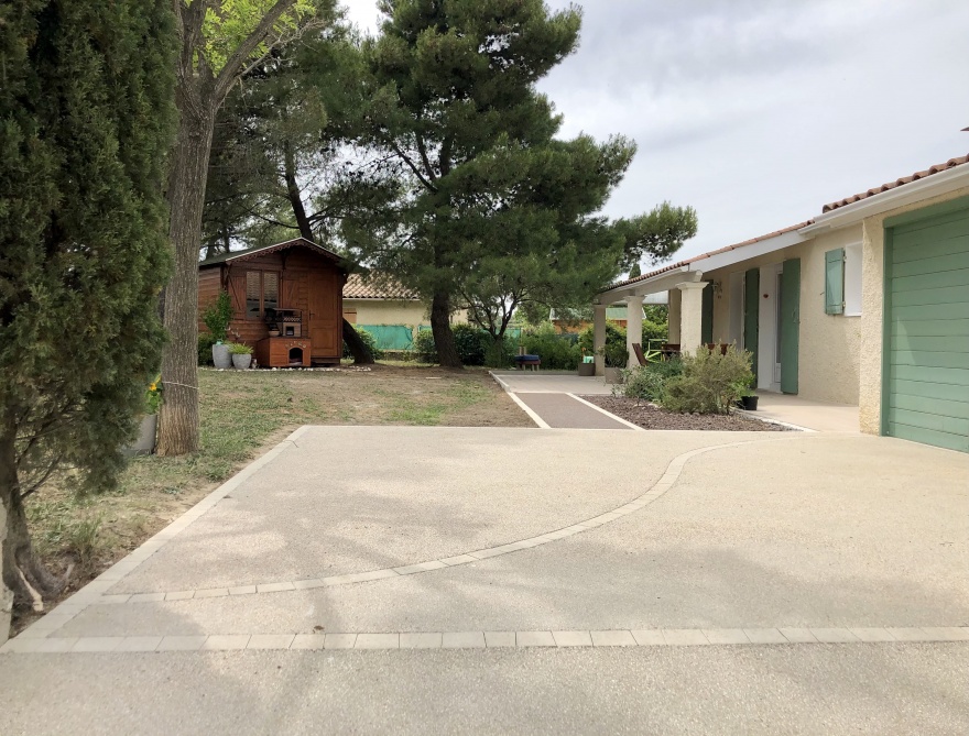 Conception Cour, terrasse et alles pitonnes  Creissan cre le 29/04/2021