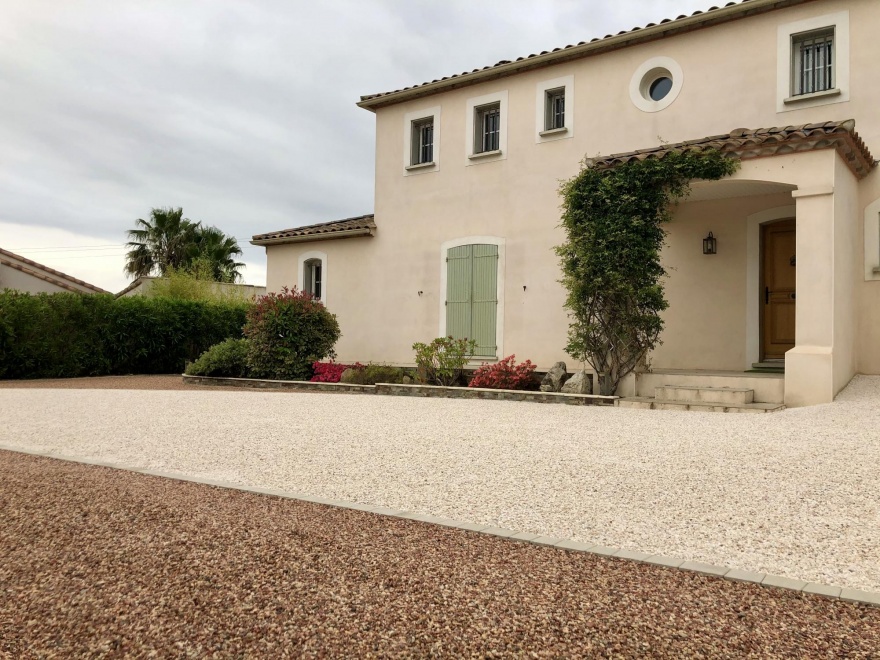 Conception Cour en Alvostar et Pav la couture  NARBONNE cre le 11/06/2021
