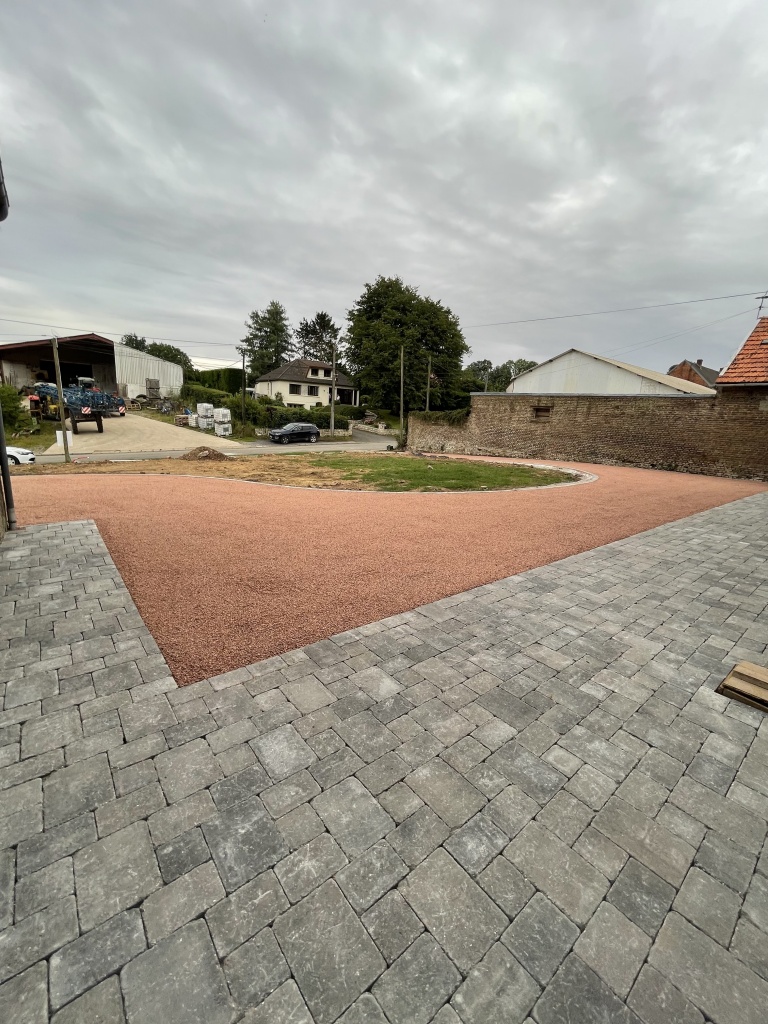 Conception Cour en Gravistar et pavage dallage - Somme cre le 30/09/2021