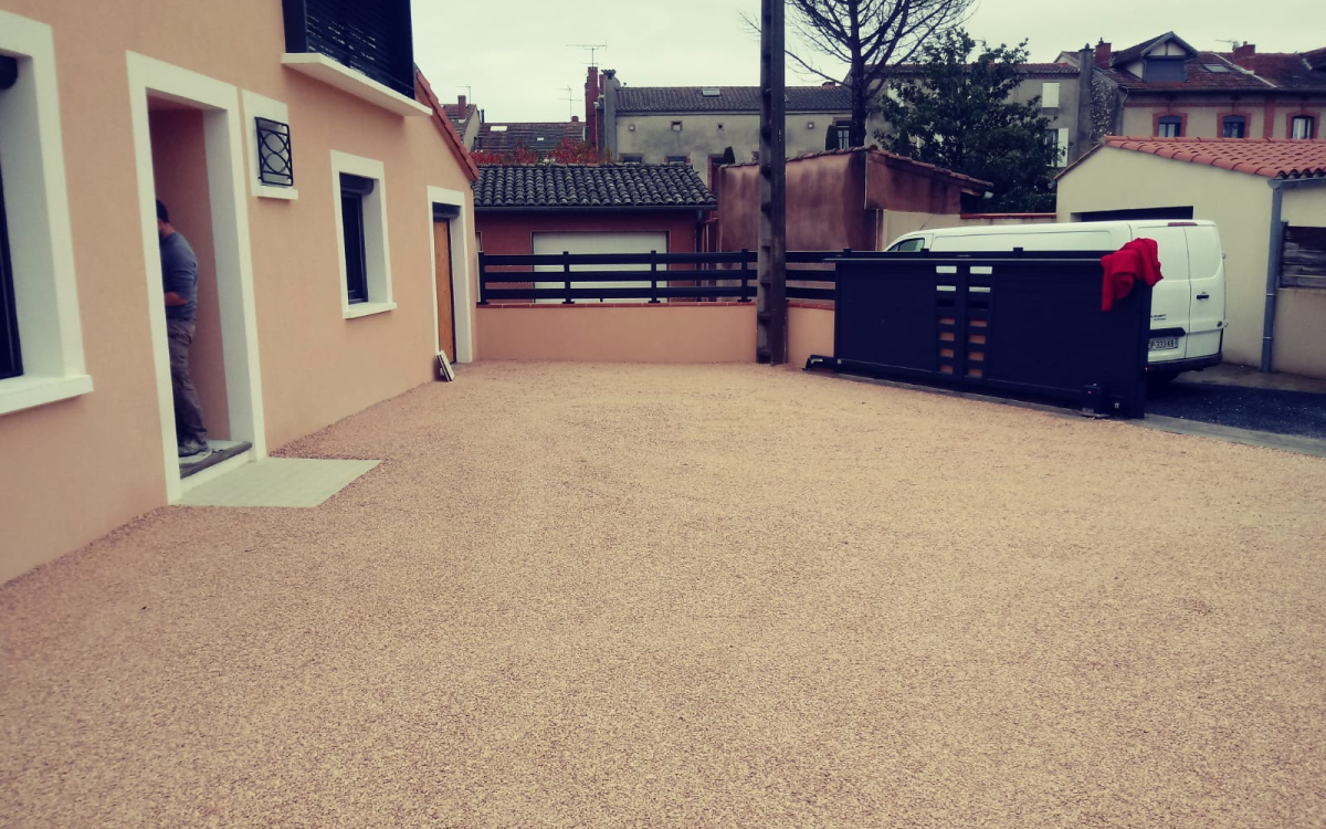 Ralisation Cour en Alvostar et Pav la couture  ALBI conue le 30/09/2021