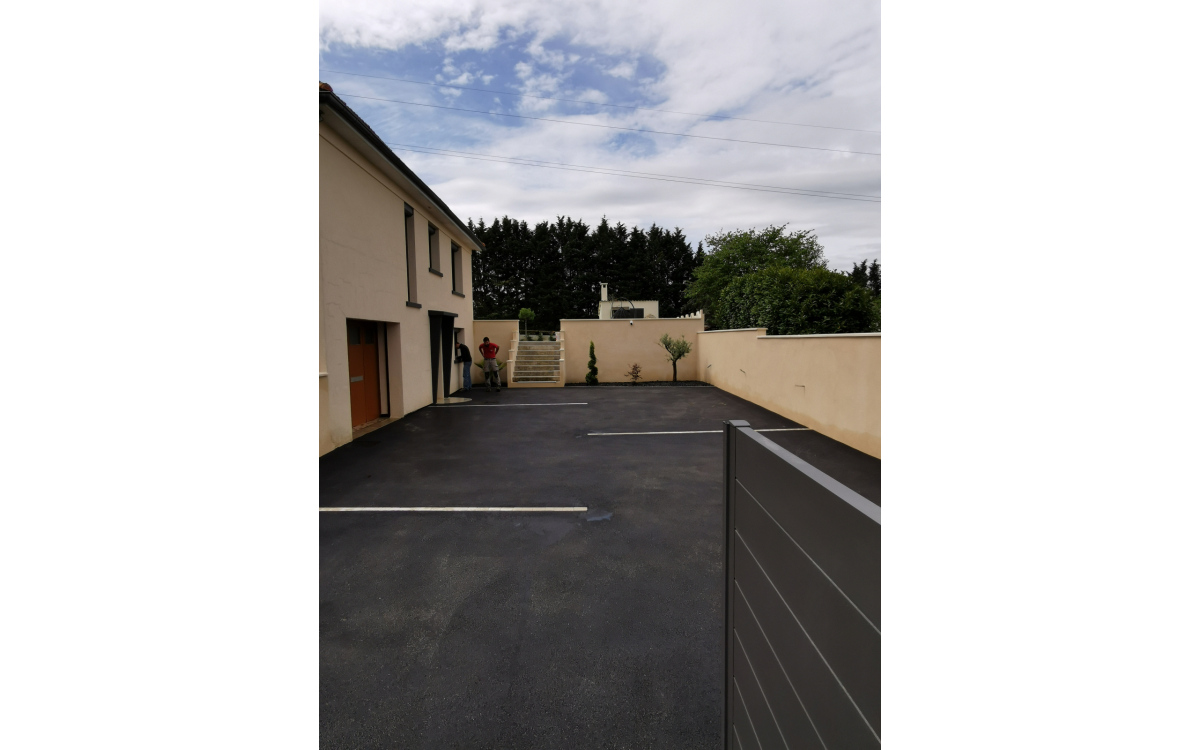 Cration Cour en Pav la couture - Allier ralise le 17/03/2022