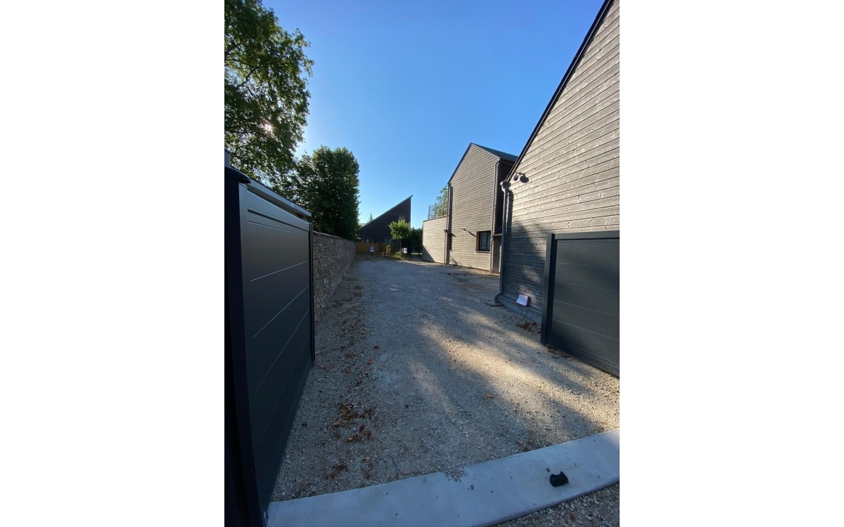 Cration Cour en enrob  chaud  JARGEAU ralise le 01/11/2020