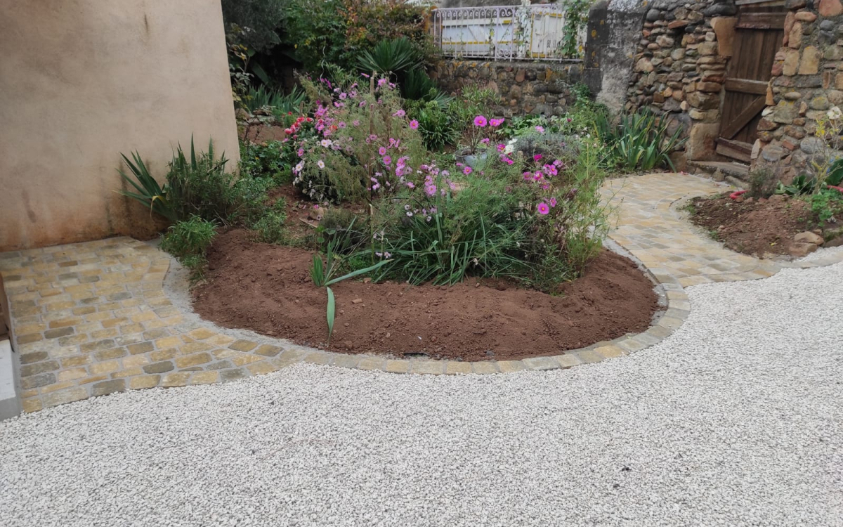 Cration Cour en Alvostar et pavage dallage ralise le 17/11/2021