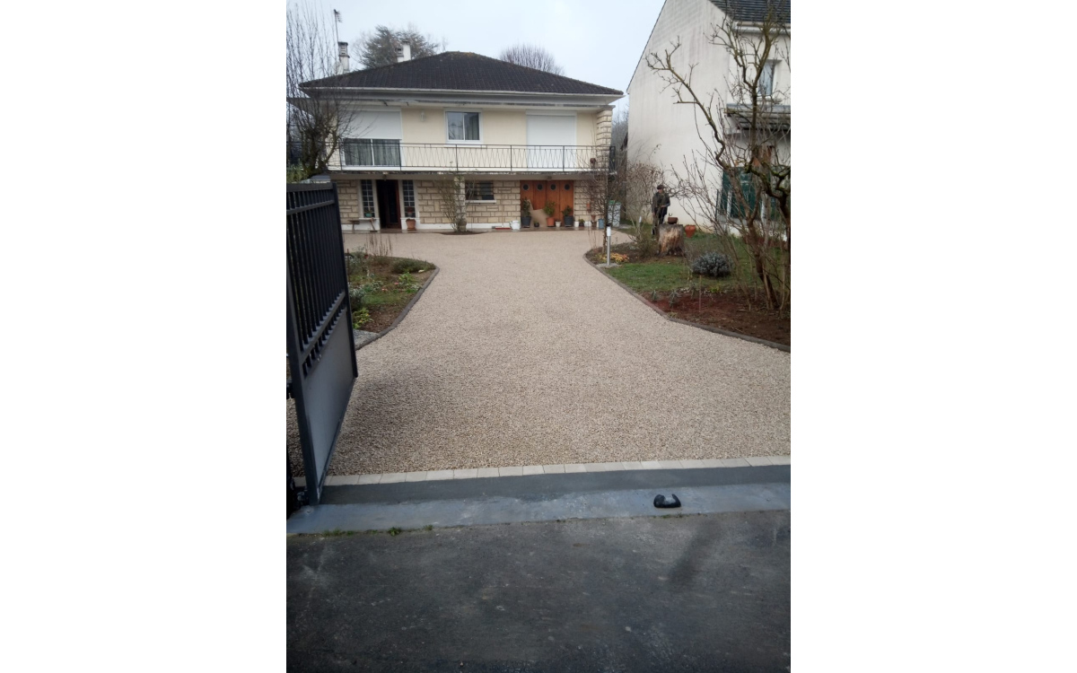 Ralisation Cour en Alvostar  VARENNES JARCY cre le 23/03/2021