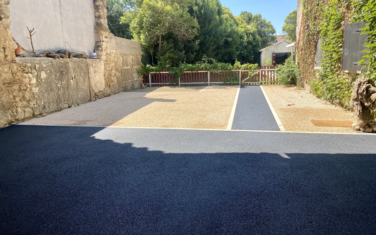 Ralisation Cour en enrob  chaud, Gravistar et Pav la couture  Cuxac D'Aude conue le 15/07/2022