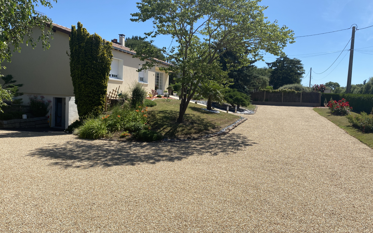 Cration Cour en bton decoratif, Gravistar et Pav la couture  cholet conue le 20/09/2022