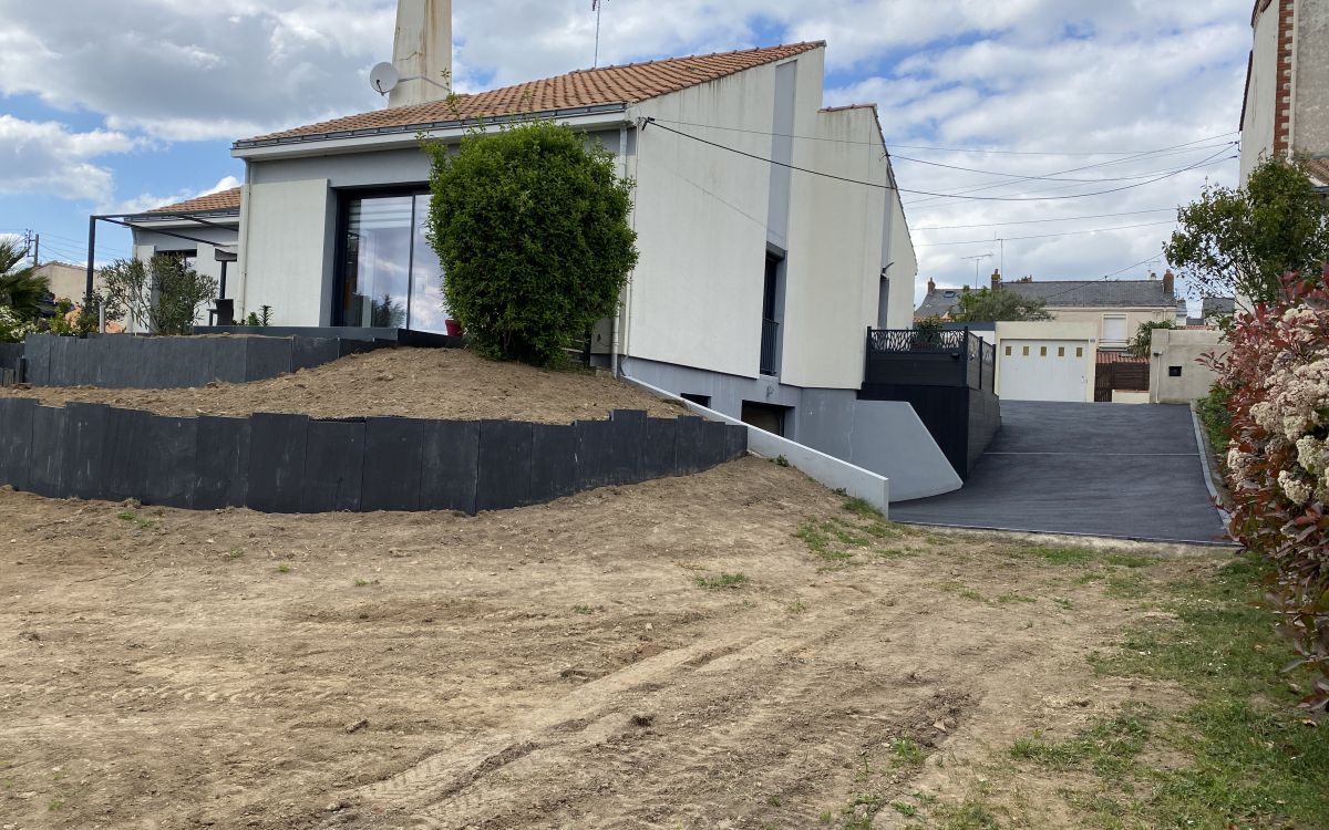 Cration Cour en Alvostar, enrob  chaud et Pav la couture  cholet conue le 28/04/2021