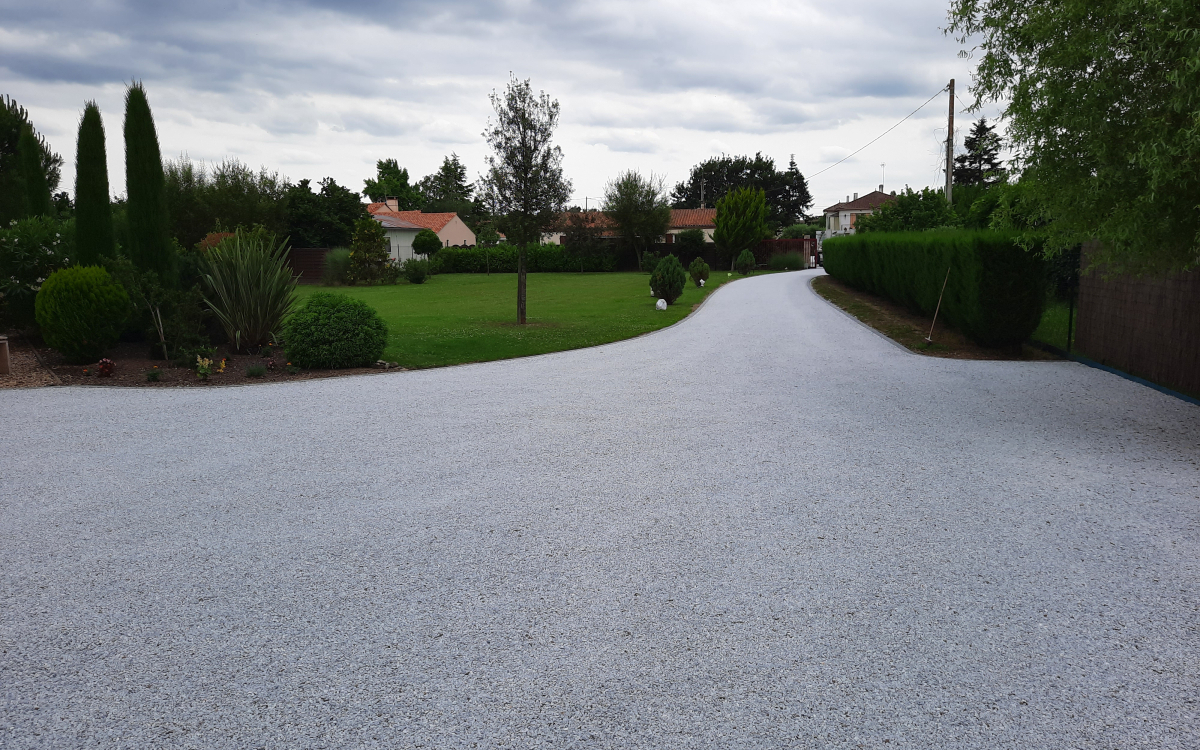 Ralisation Cour en Alvostar  langon cre le 18/10/2023